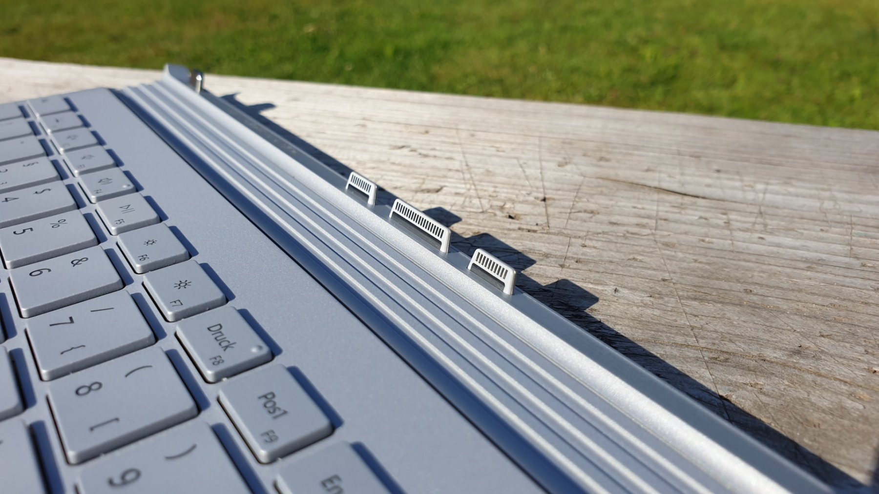 Microsoft Surface Book 3 - Tastaturdock mit Konnektoren